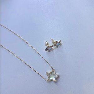 Kendra Scott earrings and necklace set!